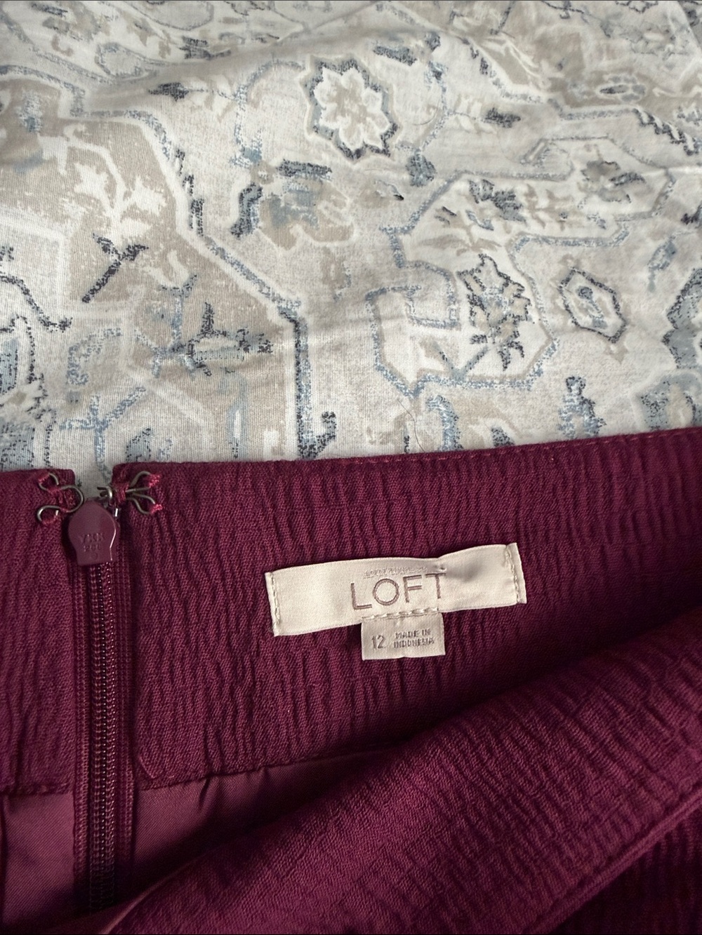 Loft women’s Plum Textured Mini Skirt - Picture 2 of 4